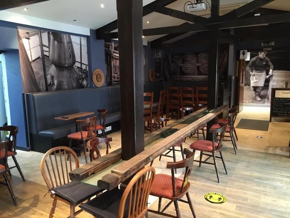 The Whisky Vaults Hotel Oban Bagian luar foto