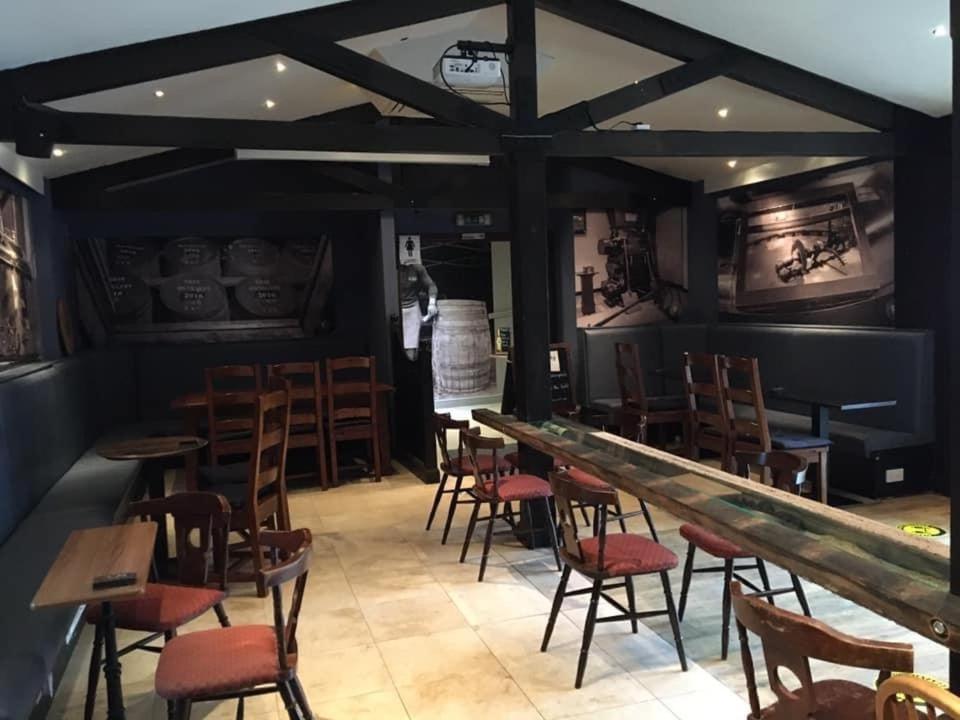 The Whisky Vaults Hotel Oban Bagian luar foto
