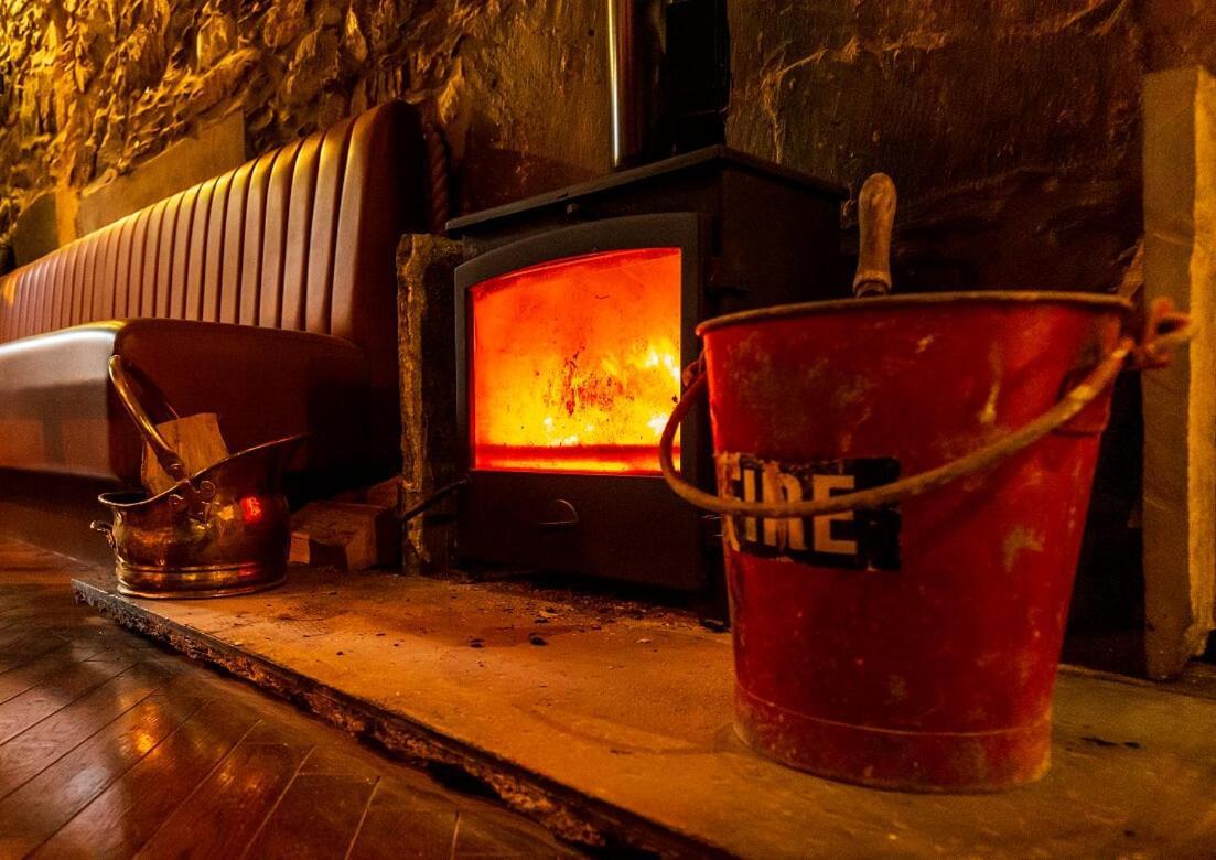 The Whisky Vaults Hotel Oban Bagian luar foto
