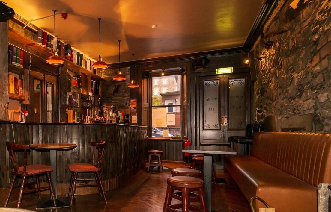 The Whisky Vaults Hotel Oban Bagian luar foto
