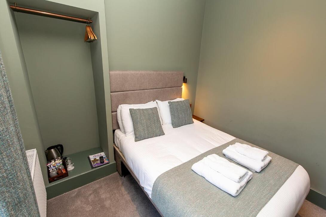 The Whisky Vaults Hotel Oban Bagian luar foto