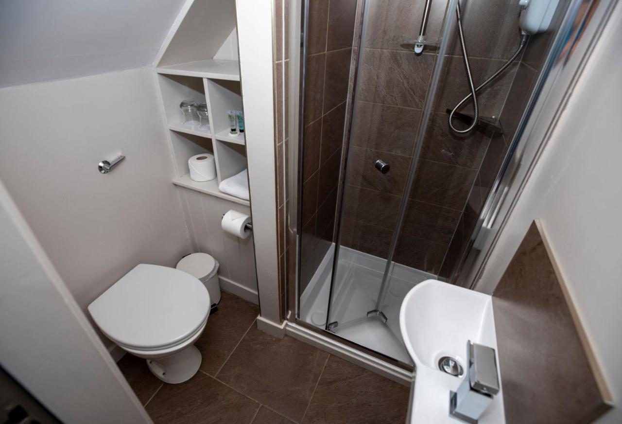 The Whisky Vaults Hotel Oban Bagian luar foto